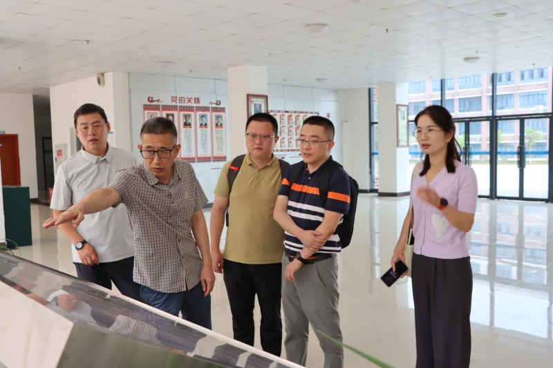 https://www.cqzhxy.cn/SITE_ATTACHE/www_cqzhxy_cn/2024-09-26/upload/image/20240926/1727348843843049315.jpg