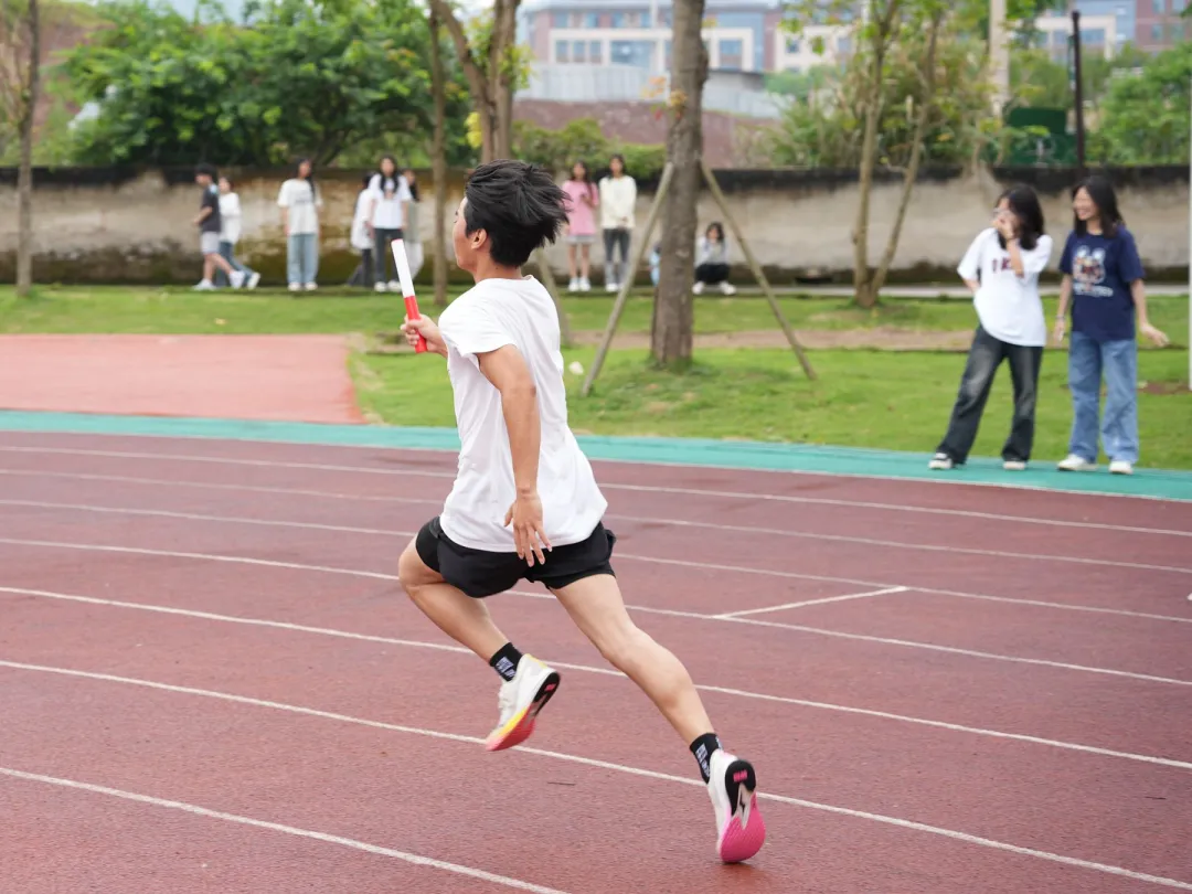 https://www.cqzhxy.cn/SITE_ATTACHE/www_cqzhxy_cn/2024-04-30/upload/image/20240430/1714461812136077461.png