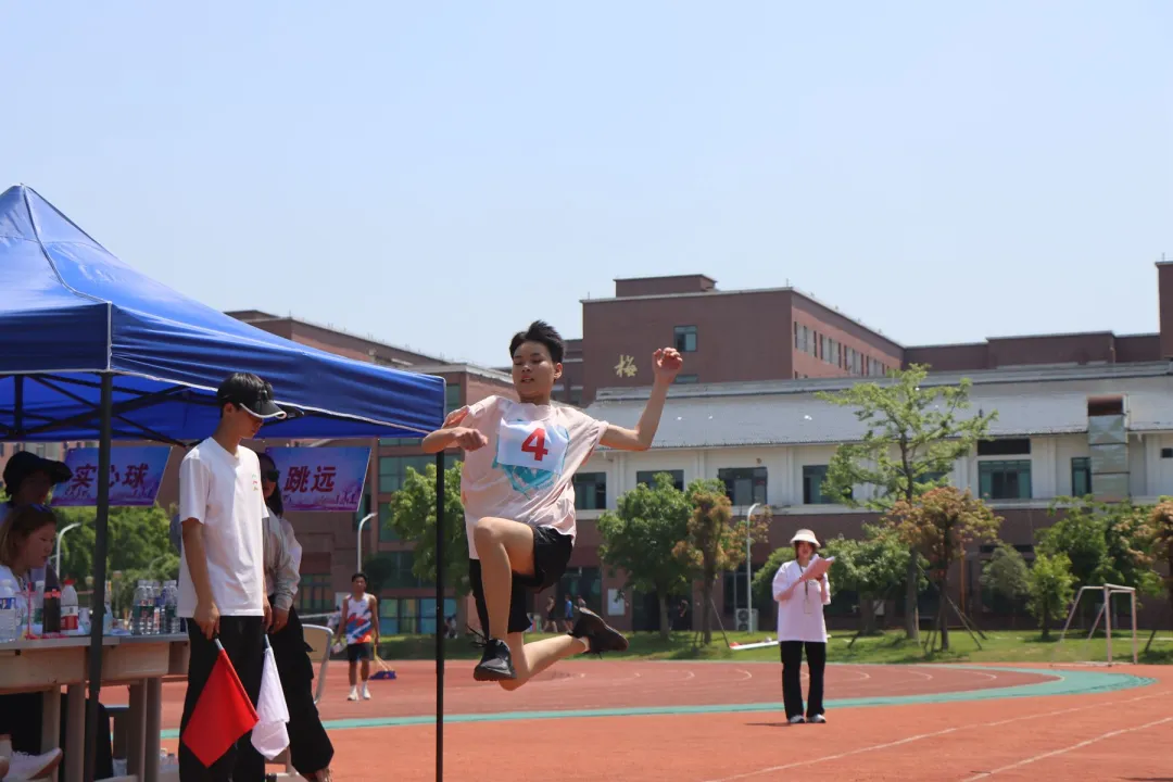 https://www.cqzhxy.cn/SITE_ATTACHE/www_cqzhxy_cn/2024-04-30/upload/image/20240430/1714461941573059127.png