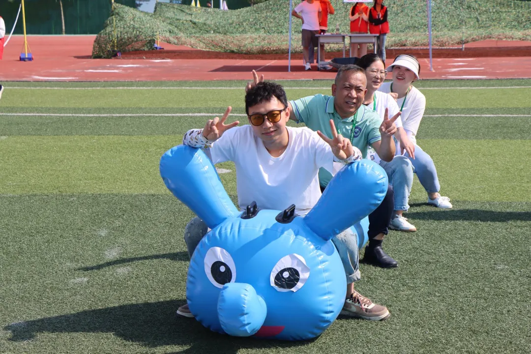 https://www.cqzhxy.cn/SITE_ATTACHE/www_cqzhxy_cn/2024-04-30/upload/image/20240430/1714461964384002292.png