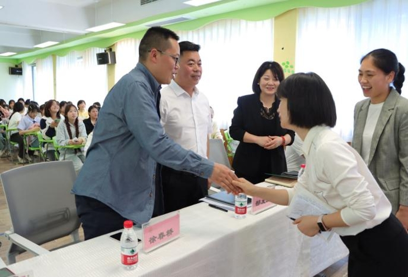 https://www.cqzhxy.cn/SITE_ATTACHE/www_cqzhxy_cn/2024-04-29/upload/image/20240429/1714380030454061604.jpg