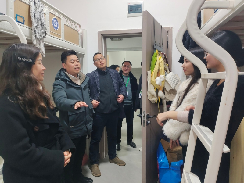 https://www.cqzhxy.cn/SITE_ATTACHE/www_cqzhxy_cn/2024-03-05/upload/image/20240305/1709630597459022807.jpg