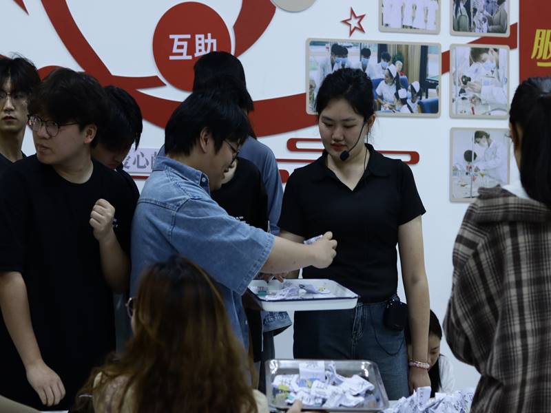 ˵: https://jg.cqzhxy.cn/SITE_ATTACHE/jg_cqzhxy_cn/2024-05-31/upload/image/20240531/1717118737130019208.jpg