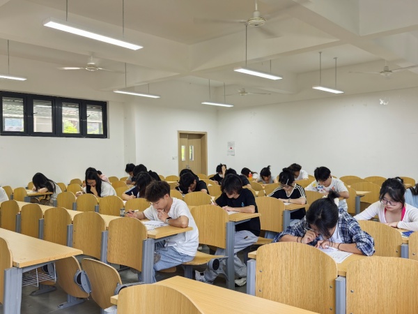 ˵: https://www.cqzhxy.cn/SITE_ATTACHE/www_cqzhxy_cn/2025-05-26/upload/image/20250526/1748220484934016895.jpg